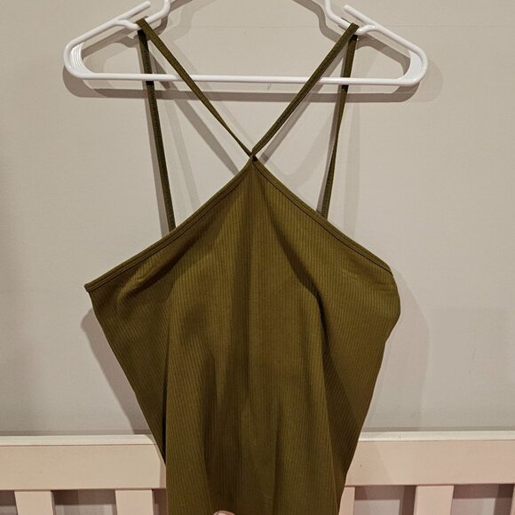 CAbi Style #4576  - Intersect Tank  - Size M - Picture 1 of 4